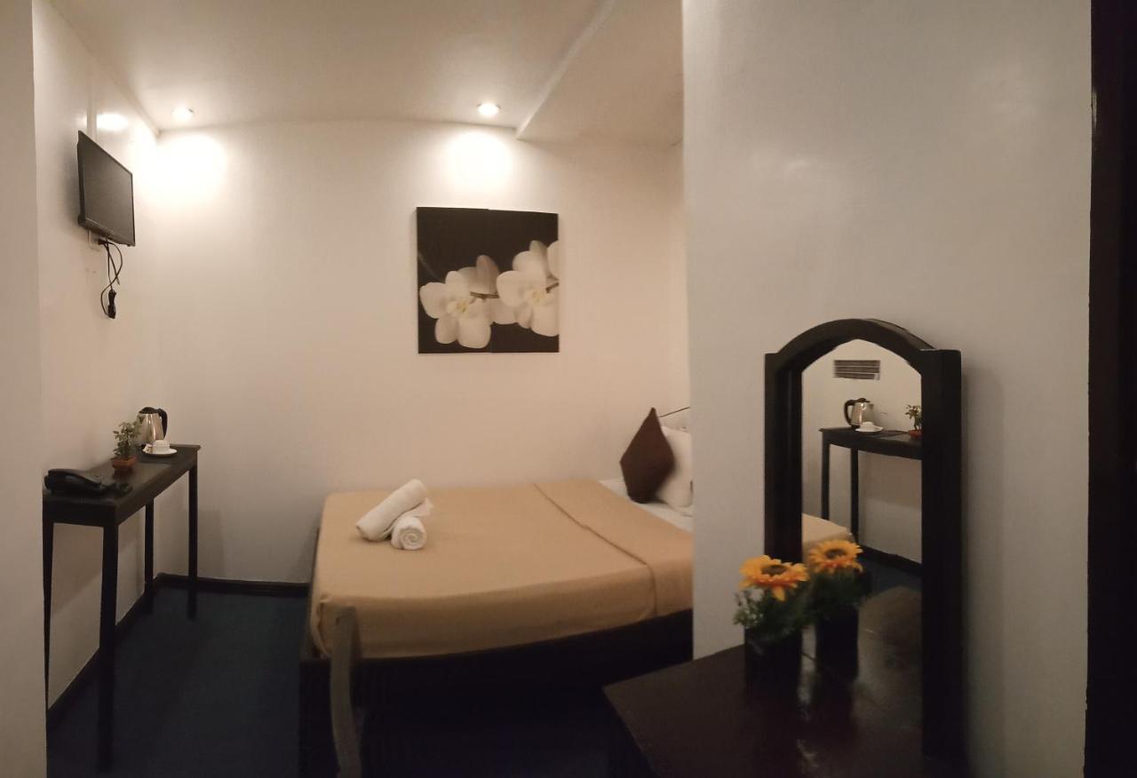 Amax Inn Cebu Mandaue City Exterior foto